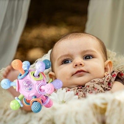 Hochet-bébé-dentition-rose