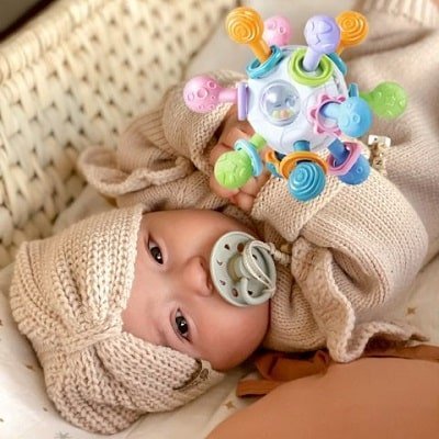 Hochet-bébé-dentition-blanc