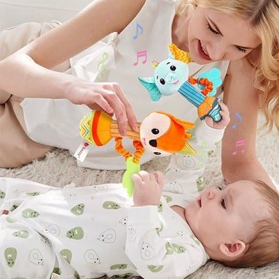 Hochet-bebe-peluche-développement-précoce-Montessori