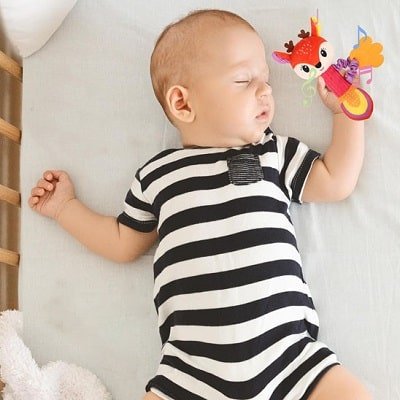 Hochet-montessori-peluche-développement-précoce