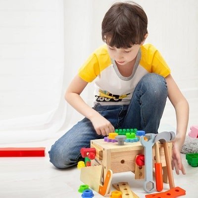 établi-en-bois-montessori-STEM