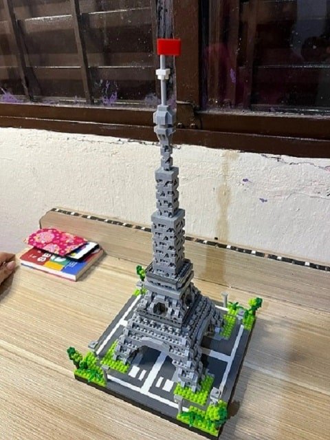 Jeu de construction - Tour Eiffel - 3585 pièces
