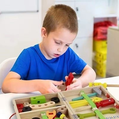 Jeu-de-construction-bois-Montessori-malette-outils