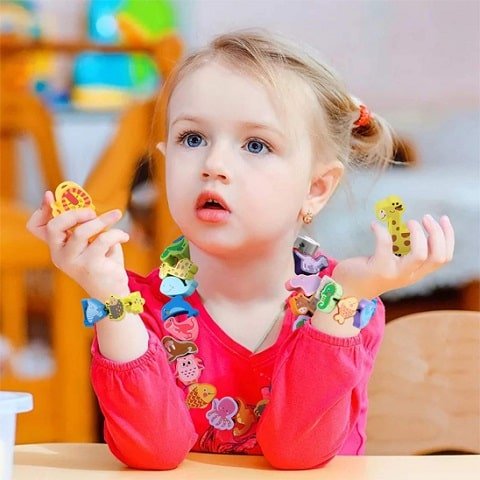 Jouet-bebe-bois-Montessori-famille