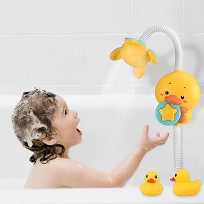 Jouet-de-bain-montessori-poussin-arroseur-jet-eau