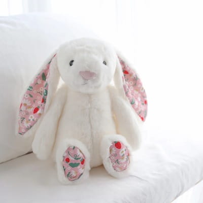 Lapin-peluche-blanc