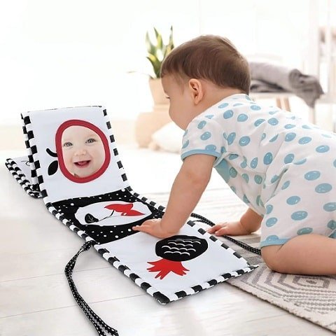 Livre-pour-enfants-Montessori-tissu