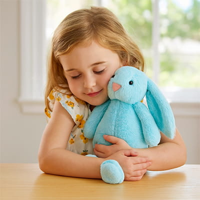 peluche lapin bleu