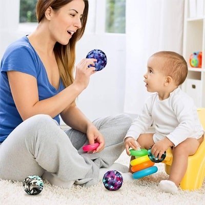 balle-rebondissante-enfant-amitié