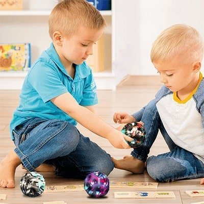 balle-rebondissante-enfant-activité-sociale