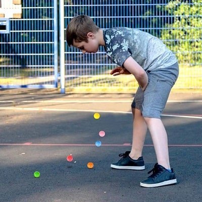 Balle rebondissante - Effet lumineux fluorescent captivant dans l'obscurité