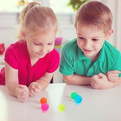 Balle rebondissante - Effet lumineux fluorescent captivant dans l'obscurité