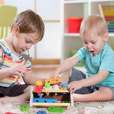 jeu-de-construction-enfant-Montessori-boite-outils-DIY