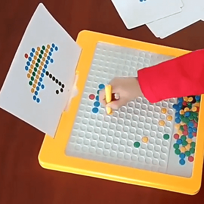 jeu-magnetique_-planche-a-dessin-magnetique