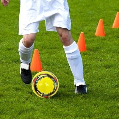 enfant-ballon-foot-pro-socialisation-garantie