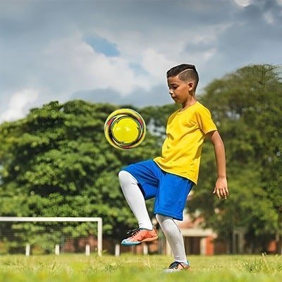 jeux-exterieur-enfant-ballon-foot-pro