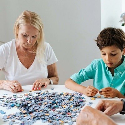 casse-tete-aurore-boréale-de-nuit-enneigée